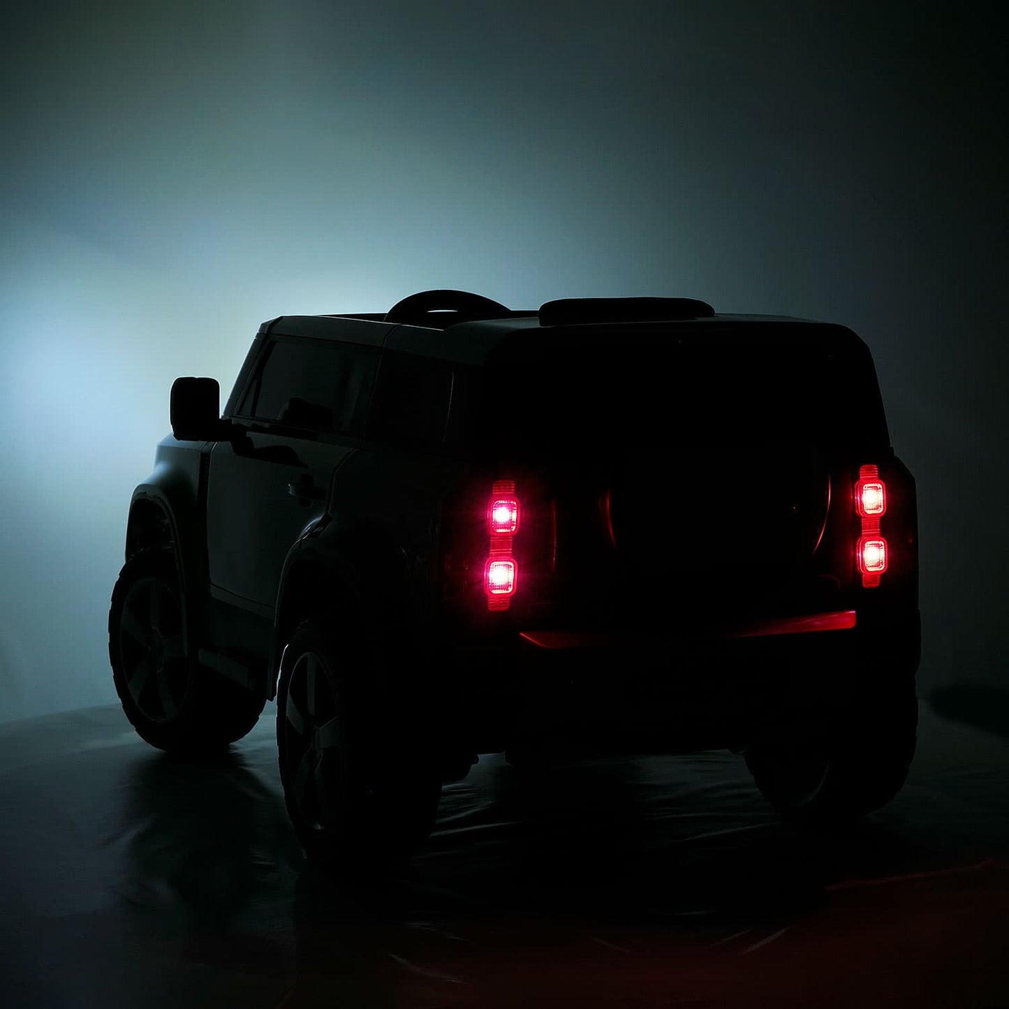 Land Rover Defender 12V Kids Ride-On Car with R/C Parental Remote | White